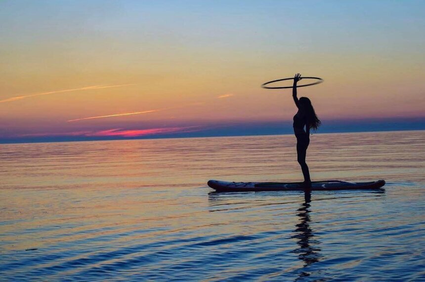 Sunset Bay SUP Hoola Hoop by @superieadventures