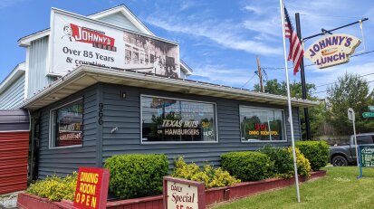 Johnny's Lunch Exterior