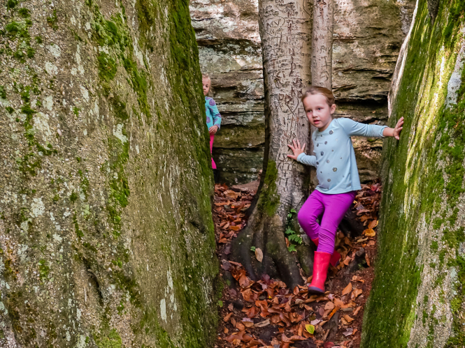 kids hiking at Panama Rocks