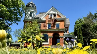 Edwards Waterhouse Inn exterior