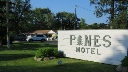 Pines Motel