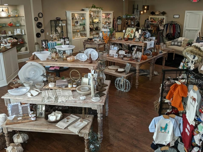 Dot's Gift Boutique - Wide Interior