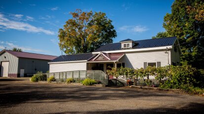 Willow Creek Winery - Exterior