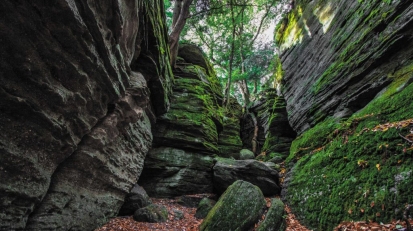 Scenic view of Panama Rocks Scenic Park featuring large rock formations