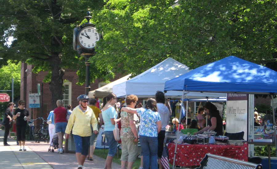 Crowd at Westfield Farmers Market